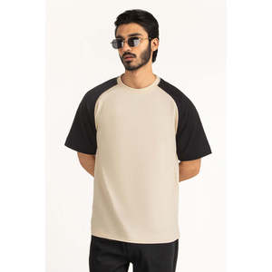 เสื้อยืด Relax Fit ผ้าฝ้าย 100% ระบายอากาศได้ดี ไม่ยับ ลายโลโก้เรียบ ทรงหลวม รุ่น MN-TS-SS26-008-B - Product Image 4