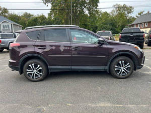Usado 2018 T * oyota RAV4 LE - Product Image 2