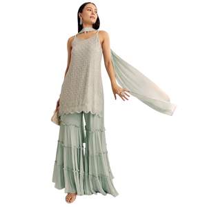 Chinon Kurta vert menthe avec Cutdana Moti et Choker Dupatta pour réception de fête de mariage et célébrations culturelles - Product Image 2