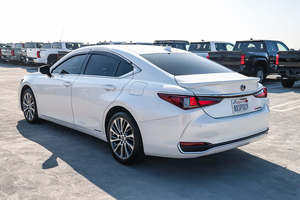 Lexus ES Hybrid 300h Sedán 2021 Usado, Rentable, Bajo Kilometraje, Tracción Delantera - Product Image 5