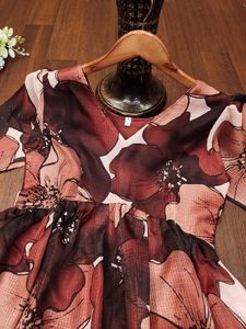 Kurtis de Oficina Sofisticados y Modernos para Damas, Diseños Cómodos para un Look Elegante en el Lugar de Trabajo - Product Image 3