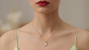 Pendentif en or 14 carats et diamants en grappe inspirés de la nature pour femmes - Product Image 6