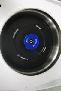 Microcentrífuga de Laboratório de Alta Velocidade, Máx. 15.000 rpm RCF 21380g com CE, FCC, MCA, IVD Totalmente Autoclavado Suporte de Rotor OEM - Product Image 5