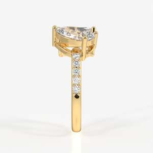 แหวนเพชรโตในห้องปฏิบัติการสีทอง14K ประดับเพชรรูปลูกแพร์มรกตและลูกแพร์ดีไซน์ไม่เหมือนใคร - Product Image 3