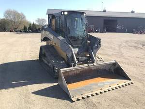 Chargeuse compacte Deere 331G de haute qualité de 2017 avec godet de 84 pouces, climatisation et moteur de pompe de boîte de vitesses - Product Image 6