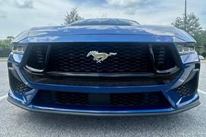 Mustang GT Coupé 2024 Coyote 5.0 L V8, Superchargeur Whipple, Bleu Atlas Métallisé - Product Image 2