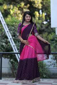 DERNIÈRE COULEUR ROSE VIOLET DOUX GEORGETTE RICHE FOIL TRAVAIL LEHENGA CHOLI AVEC DUPATTA - Product Image 3