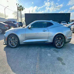 Chevrolet Camaro 2023 en parfait état - Product Image 2