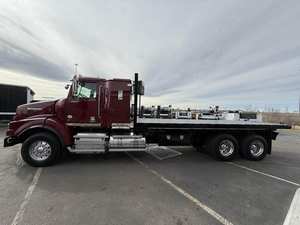 Camion plateau à double essieu de 20 pieds, 4900, 2020, avec 500 CV, boîte de vitesses automatique Allison RDS à 6 vitesses, fiable pour les transportations lourdes - Product Image 3