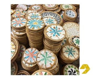 Ensemble de décoration tendance pour l'exportation avec assiette en rotin, sous-plat en coquillage et sous-verres en mosaïque de nacre, assiette en rotin artisanale pour la maison - Product Image 2