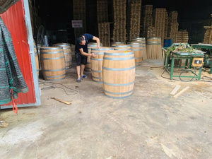 Baril de vieillissement en chêne blanc de qualité supérieure pour le vin et la bière, fabriqué à la main à partir de bois durable, BLFC VIETNAM - Product Image 6