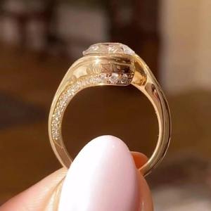 แหวนเพชรโมอิสซาไนต์ทองคำ 10K คุณภาพพรีเมียม เครื่องประดับชั้นดีสำหรับงานแต่งงานหรืองานหมั้น มีจำหน่ายในราคาส่งออก - Product Image 3