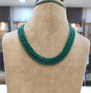 สร้อยคอแฟชั่นสำหรับผู้หญิงและเด็กผู้หญิงลูกปัดสามแถวสวยแฟนซีสำหรับใส่ไปงานปาร์ตี้ - Product Image 2