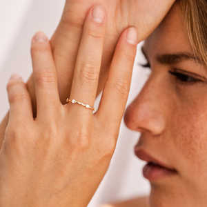 Anillo DE BODA genuino de distancia chapado en oro amarillo y plata 925 diamante natural redondo personalizado Fabricación de joyería de lujo para mujer India - Product Image 6