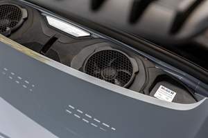 Porsche 911 Carrera 4 GTS Cabriolet 2023, Transmisión Manual de 7 Velocidades, Motor Turbo de 6 Cilindros y 473 hp, Tracción en las Cuatro Ruedas, Color Gris Ártico, Sin Modificaciones - Product Image 5