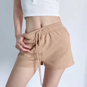 กางเกงขาสั้นผ้าฟลีซสำหรับผู้หญิงกางเกงวอร์มผ้าฝ้ายสำหรับใส่วิ่งวิ่งพร้อมเชือกผูกโลโก้แฟชั่นงานตามสั่ง - Product Image 3
