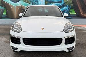 Porsche Cayenne S E-Hybrid Platinum Plus 2017 Usado en Buen Estado, Sin Accidentes, Volante a la Izquierda/Derecha - Product Image 6