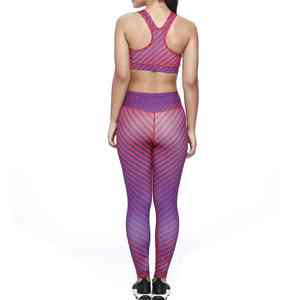 Conjunto de yoga personalizado para mujer que ofrece soporte elástico, transpirable y comodidad suave para sesiones de yoga y gimnasio. - Product Image 3