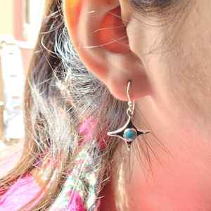 Boucles d'oreilles pendantes tendance plaquées or faites à la main avec turquoise en argent sterling 925 pour femme - Cadeau idéal pour mariage, soirée et usage quotidien - Product Image 3