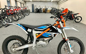 มอเตอร์ไซค์ฟรีไรด์ E-XC ปี 2023 - Product Image 3