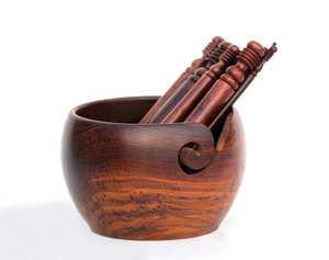 Cuenco de almacenamiento de hilo de madera con agujeros tallados Juego de taladros de 3,5mm-15 a 25mm Juego de ganchos de ganchillo Accesorios de tejer de madera pura - Product Image 4