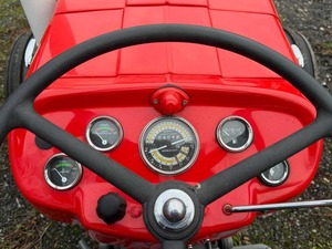 Compre un Tractor Massey Ferguson MF135 con Alto Rendimiento, Gran Resistencia y Amplio Rango de Acción - Product Image 1