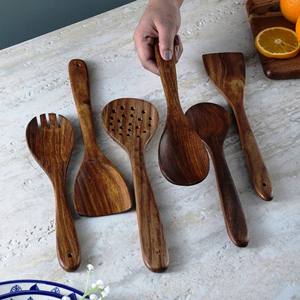 Utensilios de Cocina de Madera, Juego de Servidores de Ensalada de Madera Natural con 2 Espátulas, Utensilios Hechos a Mano Sostenibles - Product Image 3