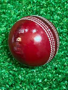 Pelota de Cricket Deportiva de Alta Calidad Hecha en Sialkot, Pelota de Cricket de Cuero de Alta Calidad, Pelota Dura en Cantidad a Granel - Product Image 2