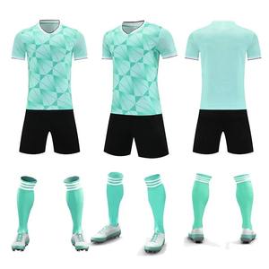 Nouvel ensemble de football 2025 à manches courtes respirant pour l'entraînement et les matchs, uniforme de sport d'été confortable pour garçons - Product Image 2