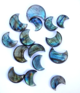 AAA + Haute Qualité Bleu Multi-Feu Labradorite Lune Lisse Coupe Polie Naturel Rose-Couleur Gemme Chaleur Pierres Précieuses Lâches - Product Image 1