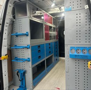Sistema de Almacenamiento para Camionetas Comerciales con Armarios de Exhibición, Cajones para Piezas Pequeñas y Estantes Móviles para Talleres, para Todo Tipo de Vehículos - Product Image 3