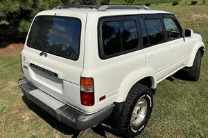 OFFRE SPÉCIALE - LANDCRUISERS 4x4 SUV 1993 - ÉTAT IMPECCABLE - FONCTIONNENT PARFAITEMENT - CHOIX PREMIUM - PRÊT À L'EXPORTATION - Product Image 5