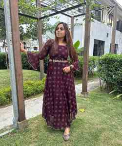 Fusion de mode: Style pakistanais Salwar Kameez - Fusion de styles traditionnels et modernes, créant une mode chic et élégante - Product Image 5