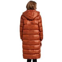 Meilleure vente Veste matelassée à capuche en fourrure pour femmes longue matelassée avec doublure en nylon chaud et respirant au prix