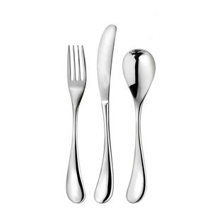 Ensemble de couverts en acier inoxydable avec logo personnalisé, design élégant et moderne, cuillère et fourchette martelées, couverts dorés - Product Image 2