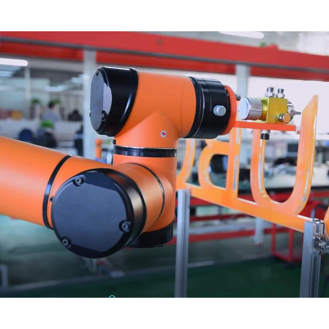 AUBO I5H Collaborative Robot 5kg Payload Gluing Assembly Cobot for Dispensing Application