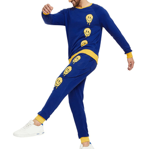 Chándales de hombre personalizados para pedidos a granel Eleve su marca Logo impreso Patrón sólido Streetwear Pantalones de chándal Conjunto con capucha Invierno - Product Image 2