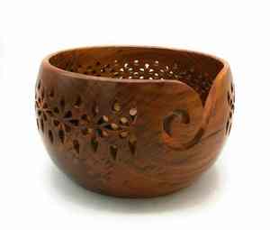 Cuenco de Hilo Portátil de Madera Maciza Ecológico para Tejer y Hacer Ganchillo, Accesorio de Costura con Diseño Anti-Enredos - Regalo Perfecto para Tejedores - Product Image 5