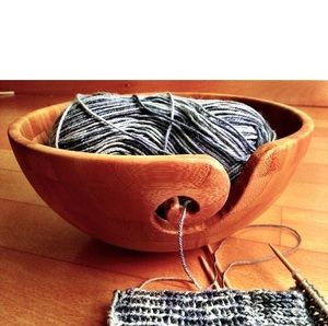 Grand bol à laine en bois pour accessoires de tricot, mariages, fêtes, événements - Product Image 2