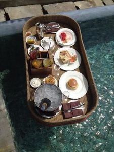 Plateau flottant pour piscine en poly rotin fabriqué au Vietnam, panier de service pour les fêtes - Product Image 4
