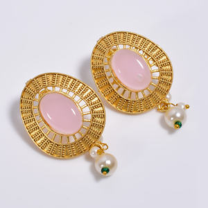 ต่างหูแฟชั่นดีไซน์เนอร์ชุบทอง18K ทำด้วยมือผู้ผลิตเครื่องประดับออกแบบได้ตามต้องการ - Product Image 3