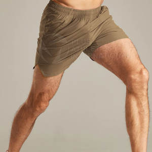 Pantalones cortos de gimnasio de secado rápido para hombres Pantalones cortos de entrenamiento para correr con cintura flexible y pantalones cortos deportivos ligeros de bolsillo - Product Image 4