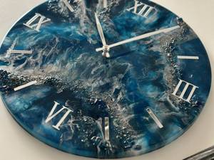 Horloge murale en résine de quartz faite à la main moderne avec affichage à aiguilles Style antique Décoration artistique pour salon - Product Image 4