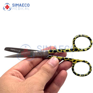 Ciseaux médicaux et chirurgicaux jaunes et noirs personnalisables de style léopard avec impression de logo Ciseaux d'allaitement à alimentation manuelle OEM et ODM - Product Image 1