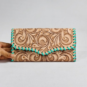 Nueva Llegada 2026: Cartera de Mano Corta Antirrobo para Mujer con Diseño Floral Tallado, 100% Cuero Genuino Impermeable - Product Image 1