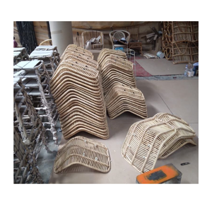 Tabouret de bar haut en rotin à vendre avec pied en métal noir pour meubles de restaurant et de bar design moderne à vendre - Product Image 5