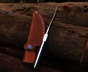 Cuchillo de Camping de Hoja Fija de Alta Calidad MORTAL SAGA, Mango de Cuerno de Toro, Funda de Cuero, Diseño Compacto y Duradero, 1 Año de Garantía - Product Image 2