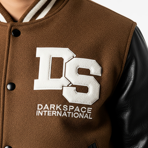 แจ็คเก็ตวาร์ซิตี้ขนสัตว์แบบมีฮู้ด คอตั้ง ขายดีประจำฤดูหนาว ปักลายเชนิลล์ ดีไซน์ใหม่ ทนทาน - Product Image 5