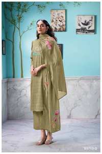 Colección de Salwar Kameez de Algodón Satinado Premium Ganga para Mujer, Estilo Indio Pakistaní, para Fiestas, con Estampado Hecho a Mano, Secado Rápido, Venta al por Mayor - Product Image 4