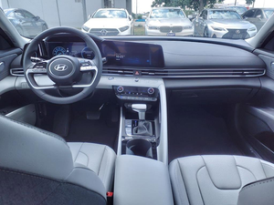 Certificado 2024 Hyu ndal Elan tra. Limitado, muy limpio. - Product Image 6